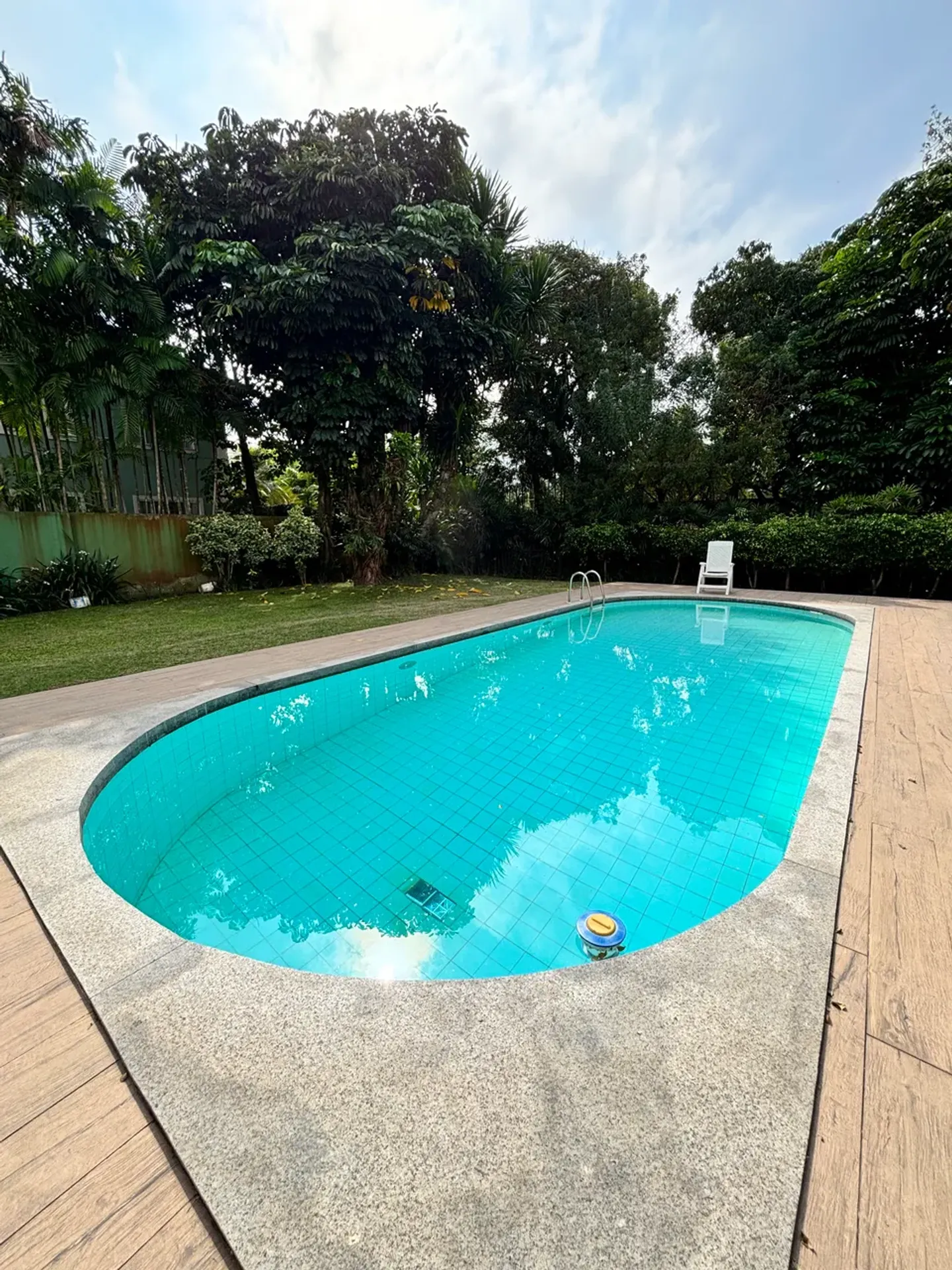Furnished 580 m² house with 4 bedrooms and a gas kitchen — photo 35
