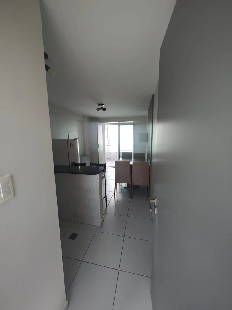 1-bedroom apartment with open-plan kitchen — photo 4