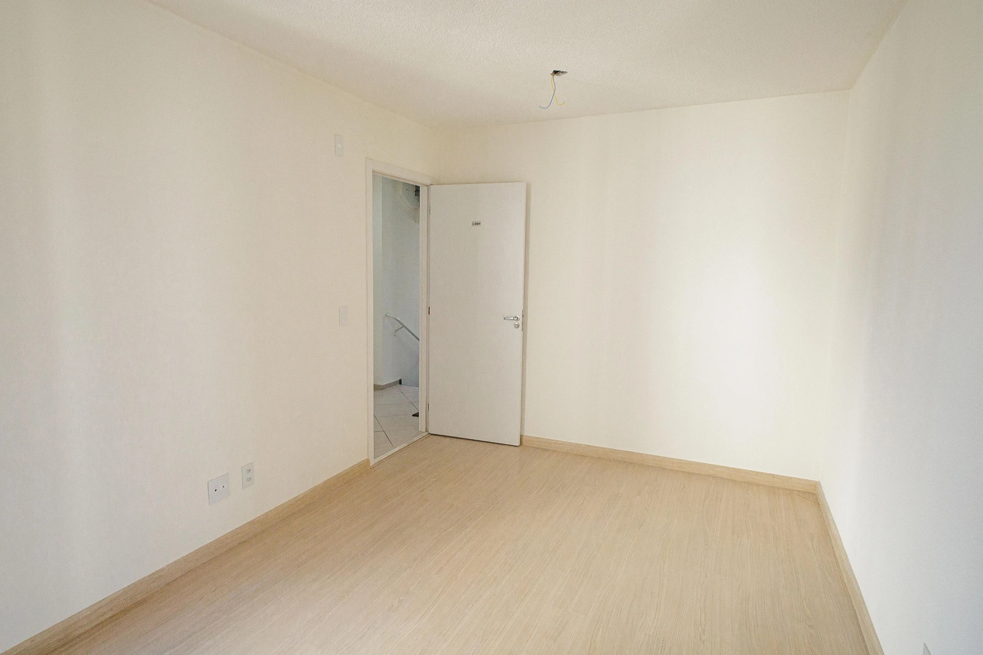 Apartamento sin amueblar de 2 dormitorios con plaza y lavandería — photo 23
