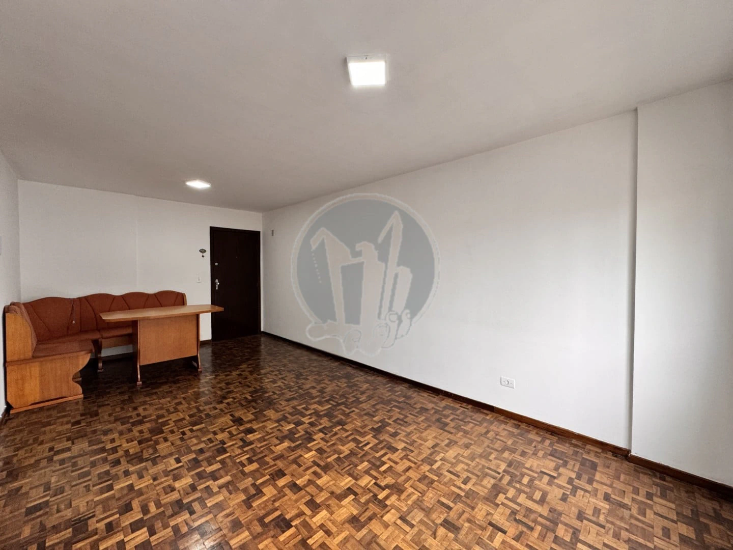 Деревянный пол или ламинат и 1 спальня: квартира 38 м² — photo 14