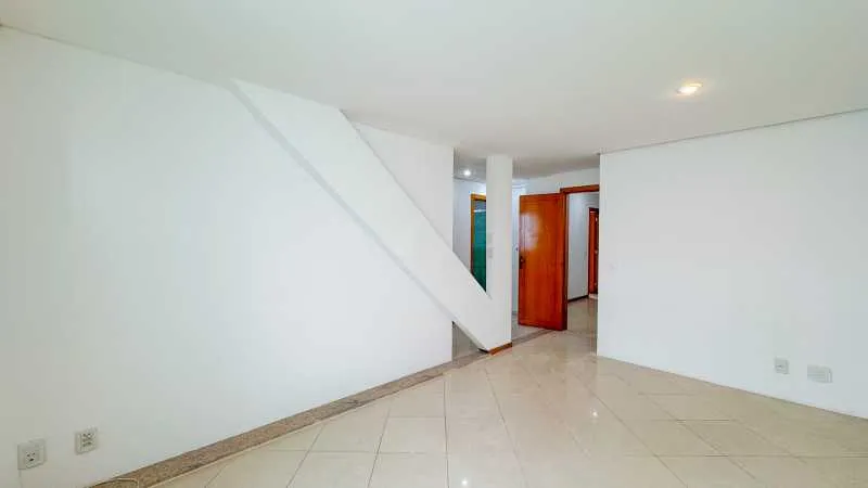 Furnished apartment, 300 m², with a glass-enclosed balcony — photo 18