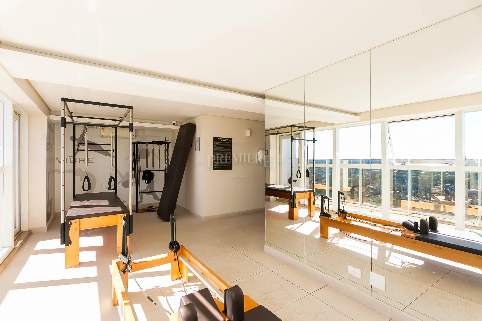 One-bedroom apartment with a washing machine in Curitiba — photo 22