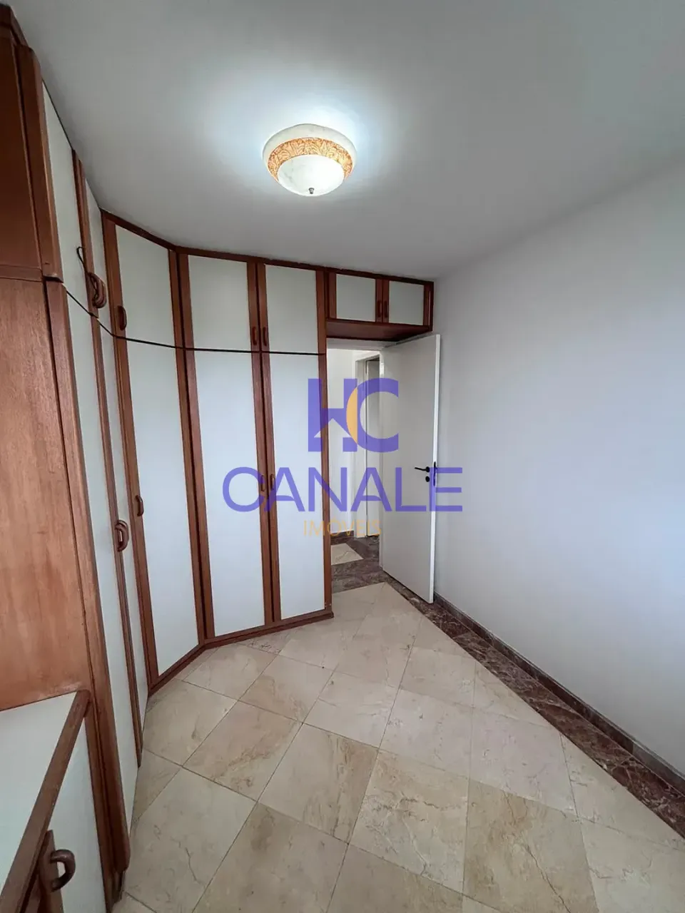Rental apartment with 2 bedrooms and a balcony — photo 8