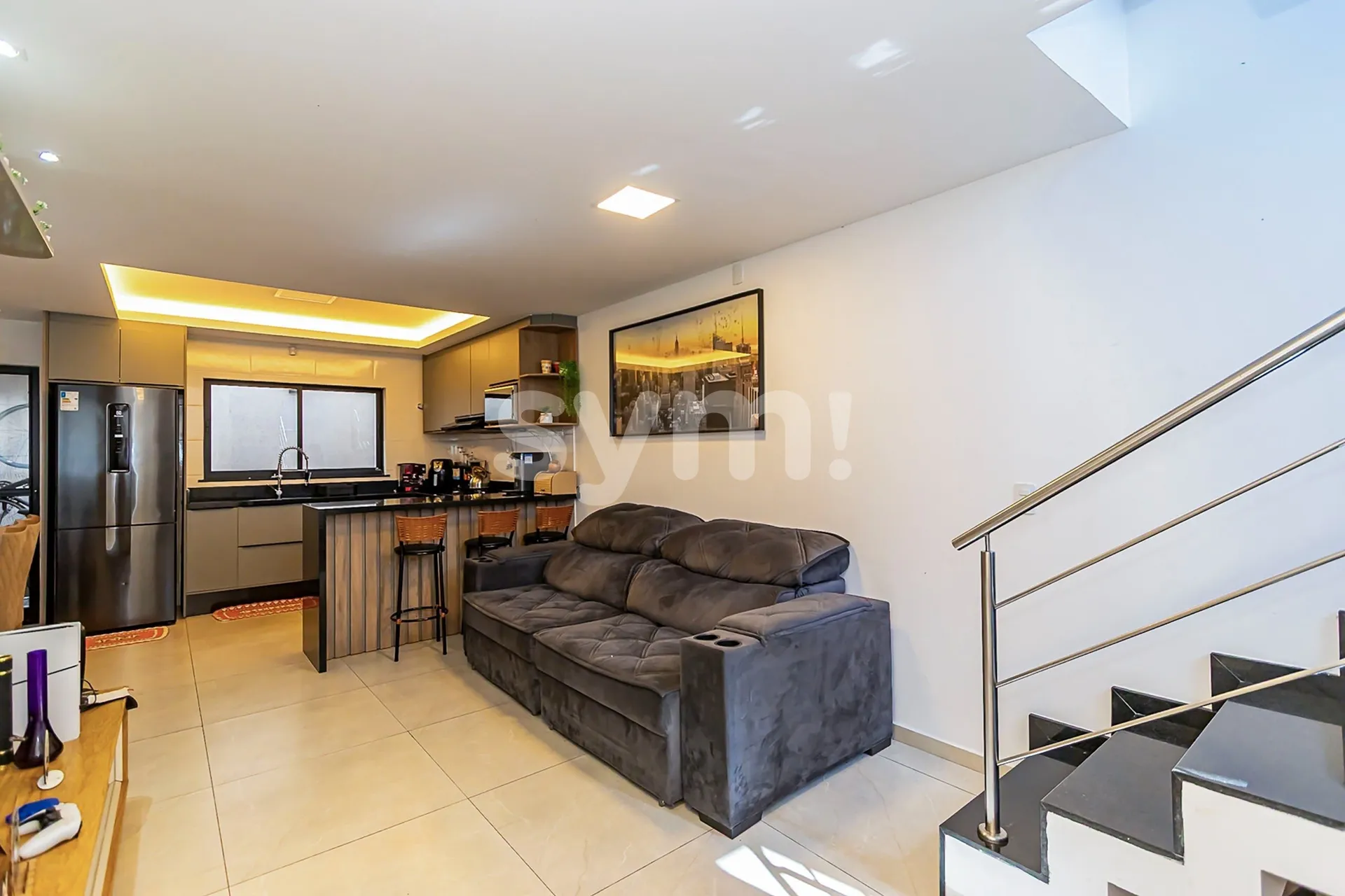 Furnished 144 m² home with 3 bedrooms and a desk
