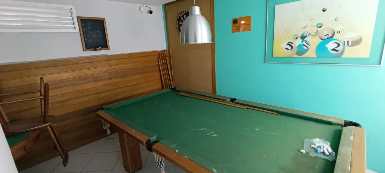 Furnished 1-bedroom apartment with open-plan kitchen — photo 26