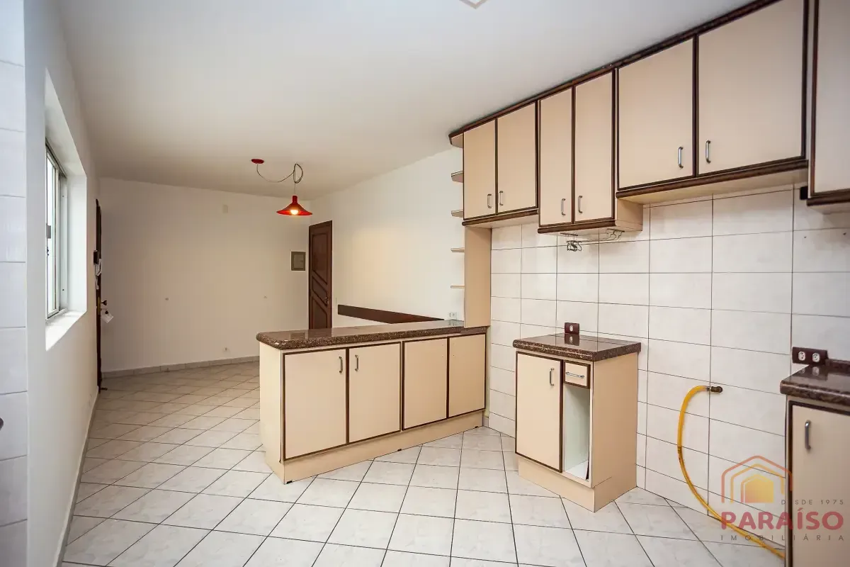 202 m² apartment with 3 bedrooms and a balcony — photo 23