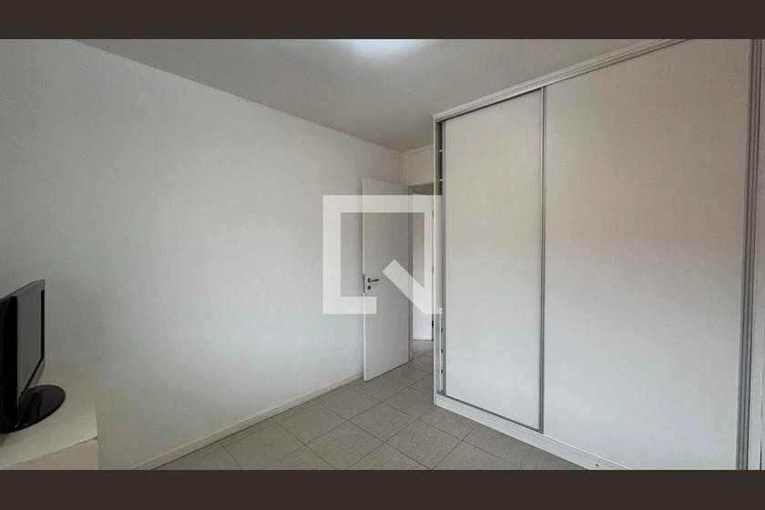 2-bedroom apartment in a building with a gym — photo 33