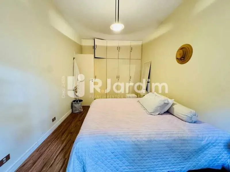 Residential apartment with 4 bedrooms and 4 bathrooms — photo 8