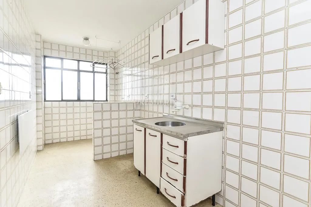 Apartment on the 21st floor with wood or laminate floors — photo 2