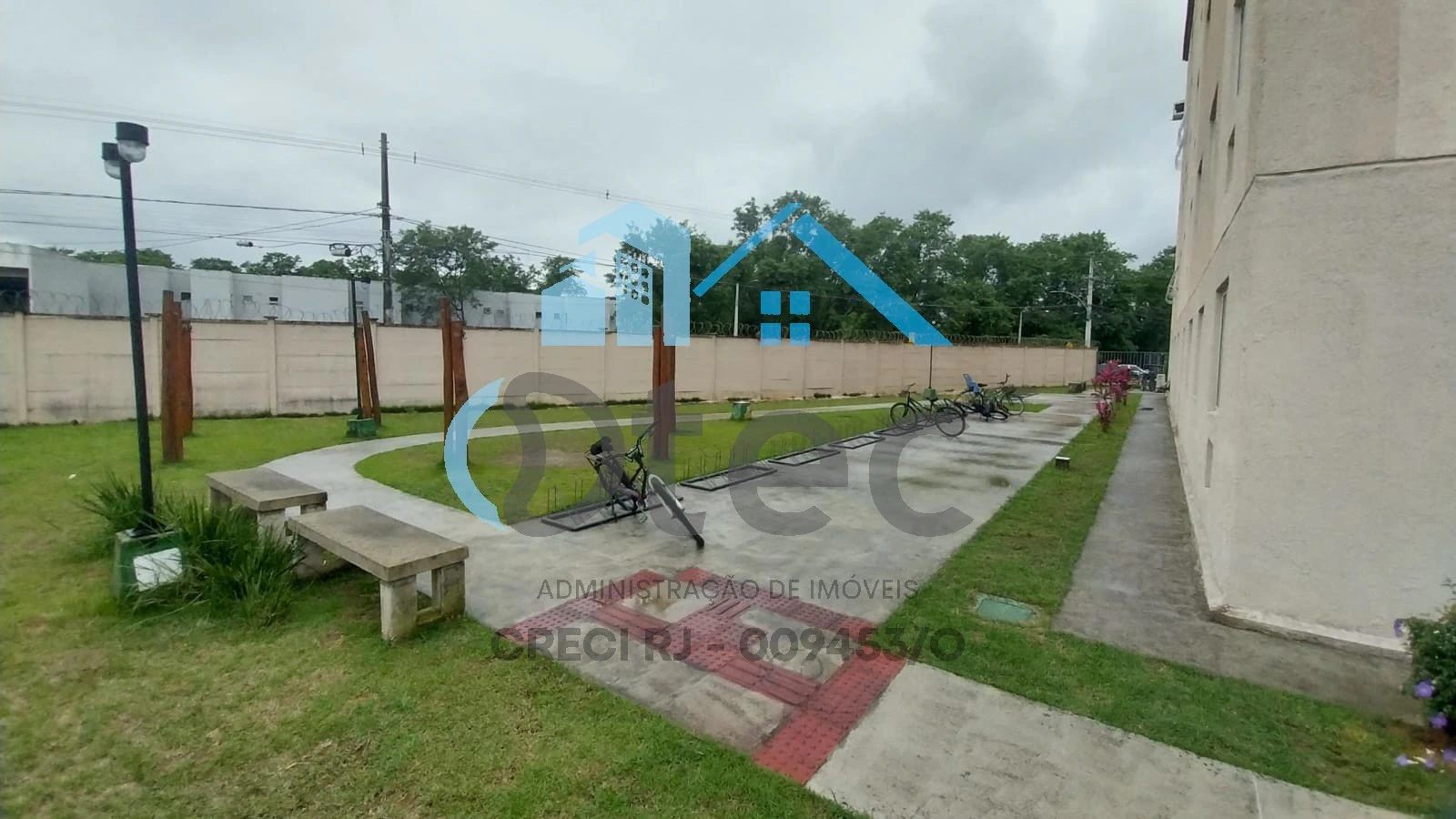 2-bedroom apartment in a building with a gym — photo 18