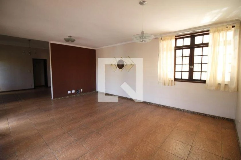 Casa de condomínio com 4 quartos e 371 m² — photo 2