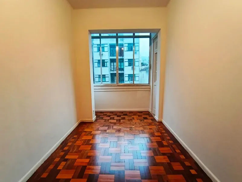 72 m² rental apartment with 2 bedrooms and glass balcony — photo 5