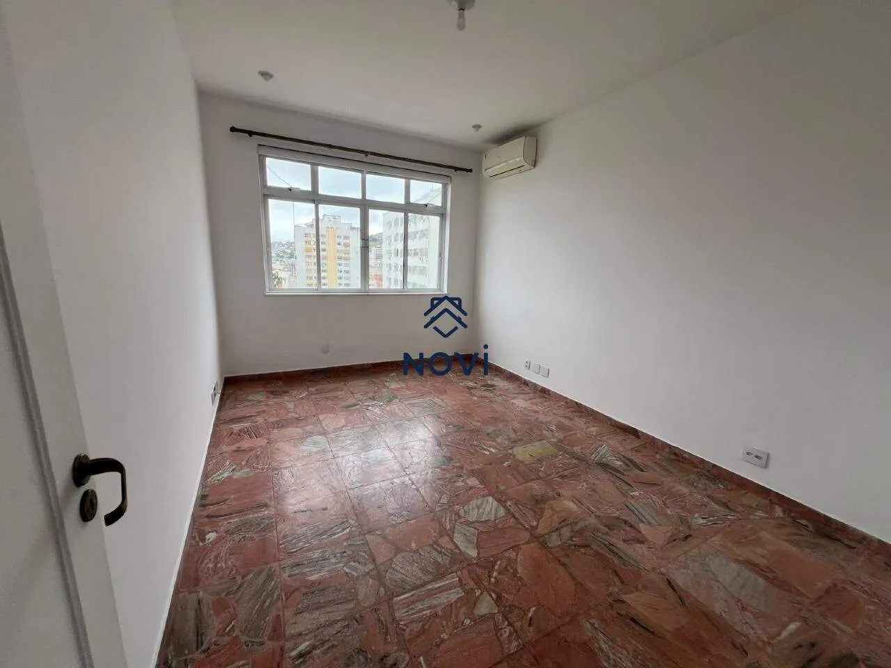 Квартира з 2 спальнями та пральною машиною — photo 3