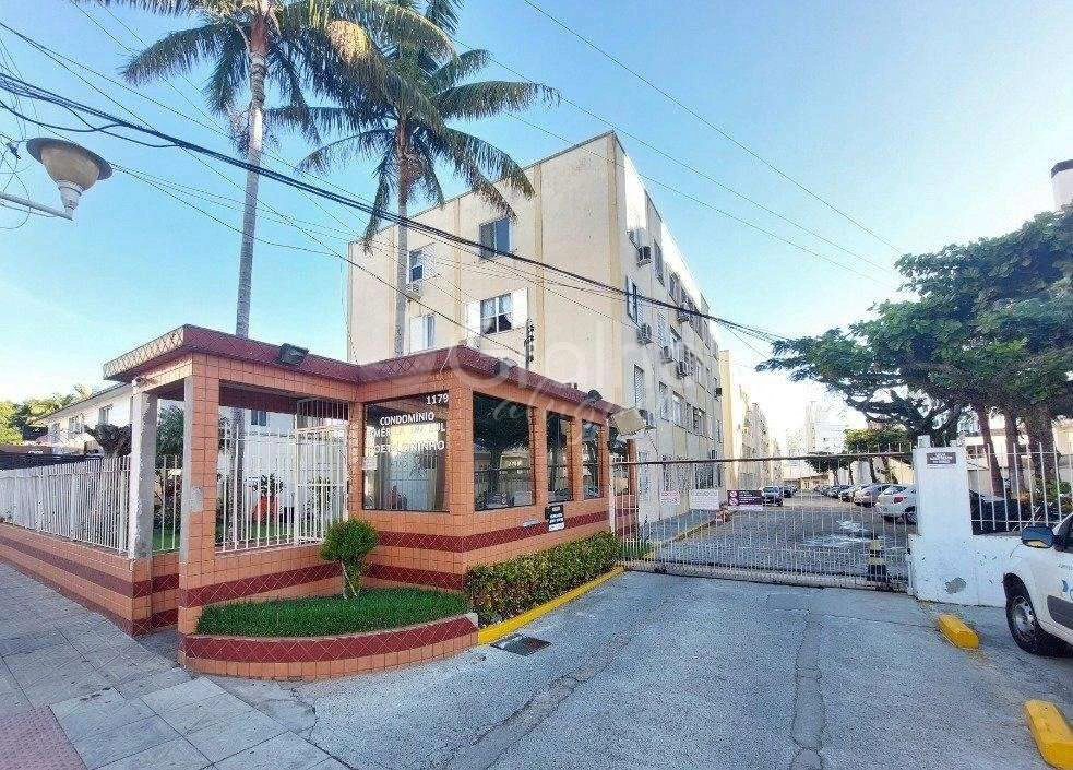 Apartamento com 3 quartos e cozinha com fogão a gás — photo 3