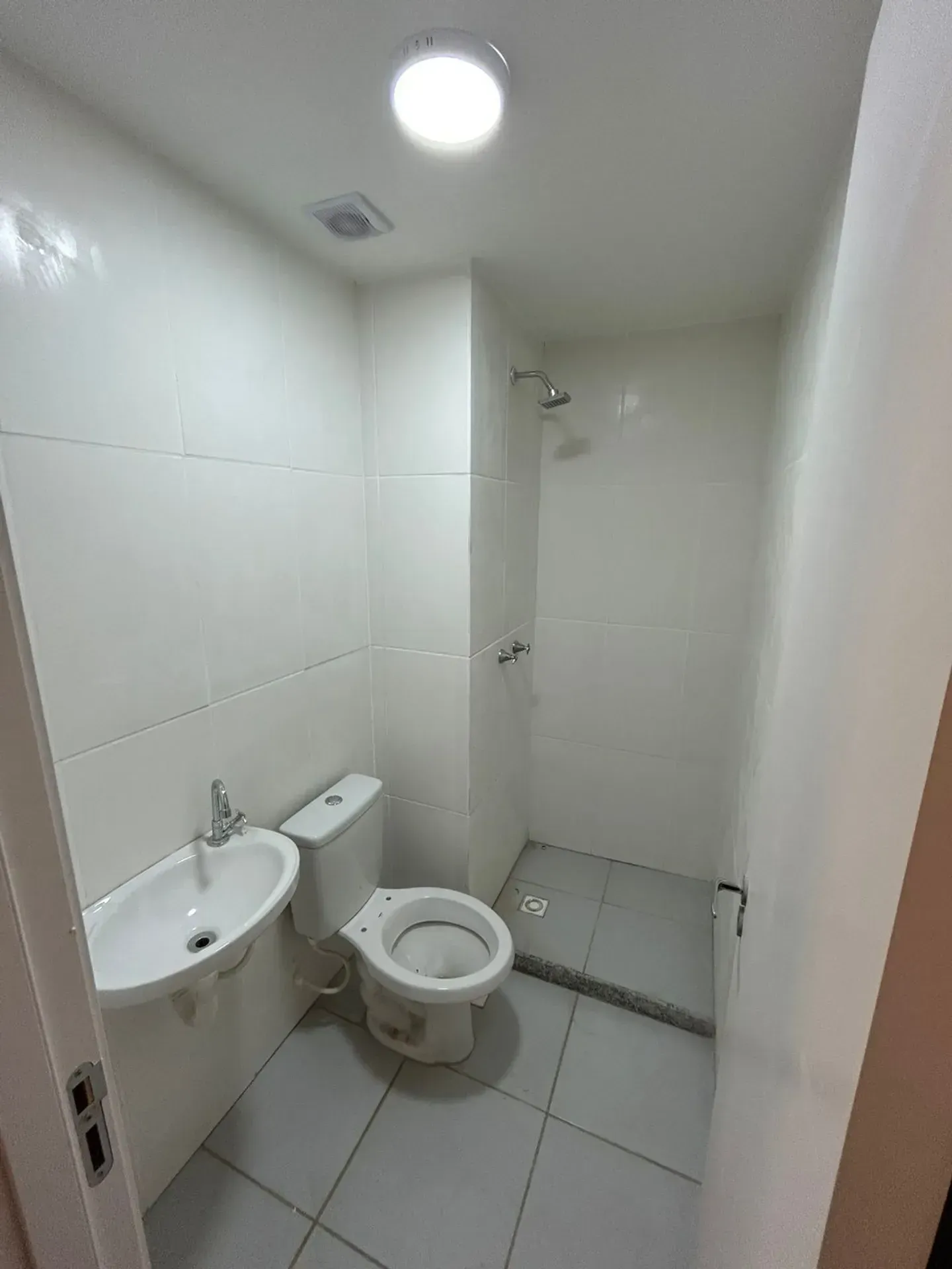 Casa com 2 quartos e varanda em condomínio com lazer — photo 21