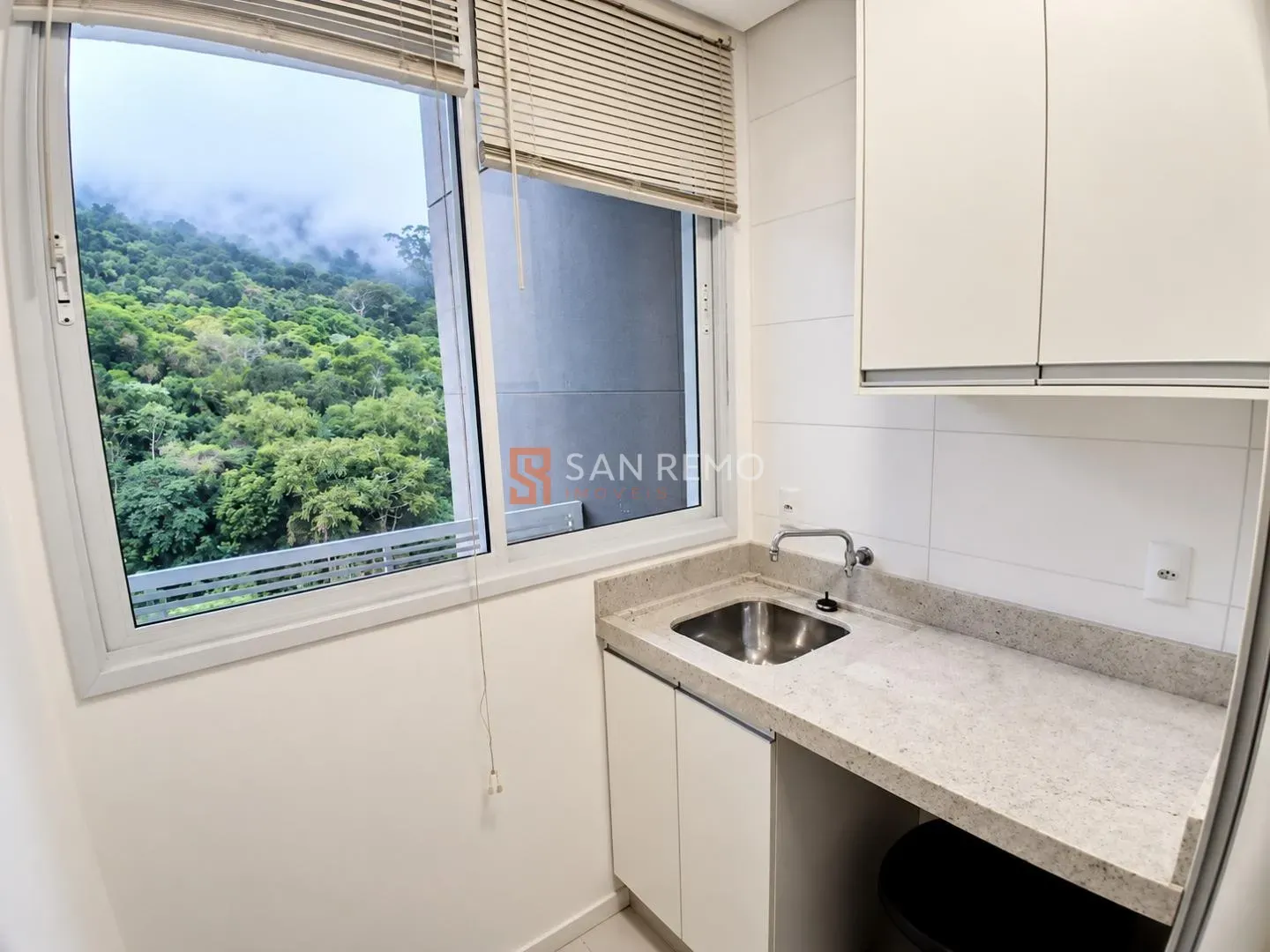 Glass-enclosed balcony in a 3-bedroom apartment, 120 m² — photo 15