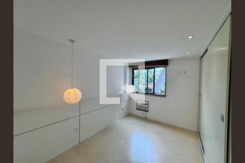 Floor-to-ceiling windows in a 3-bedroom apartment, 90 m² — photo 13