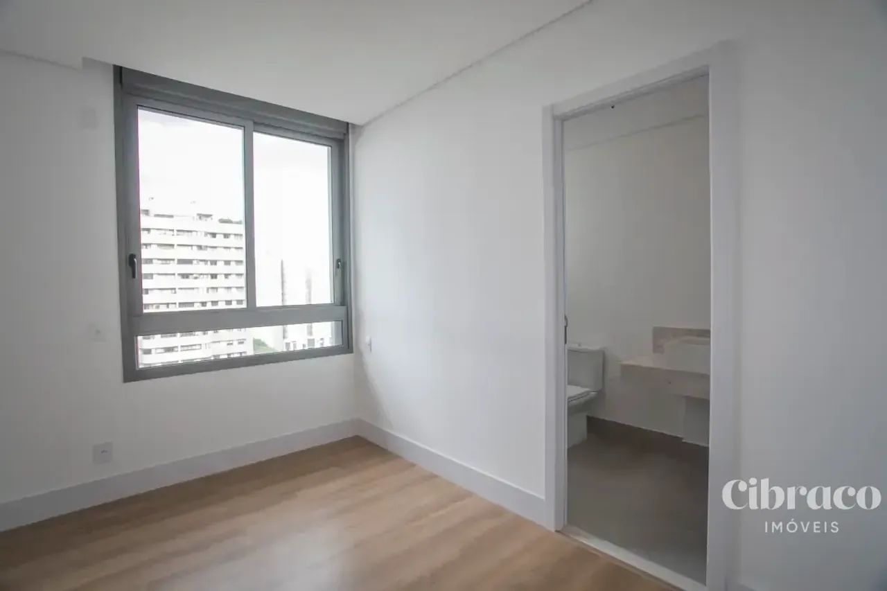 Unfurnished 288 m² apartment with 3 en-suite bedrooms — photo 12
