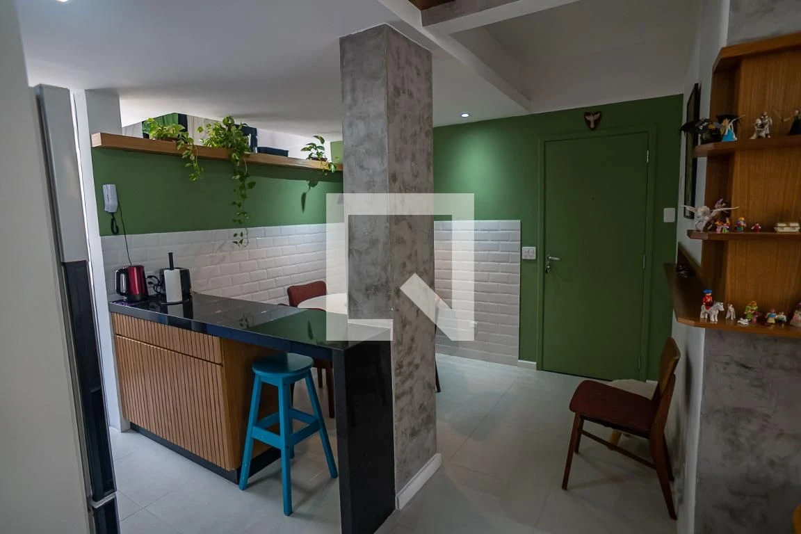 Furnished 2-bedroom apartment with en-suite bathrooms and open kitchen — photo 70