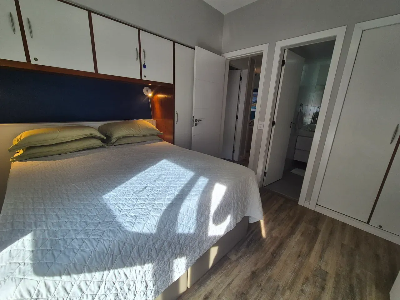 90 m² apartment with a home office and a washing machine — photo 11
