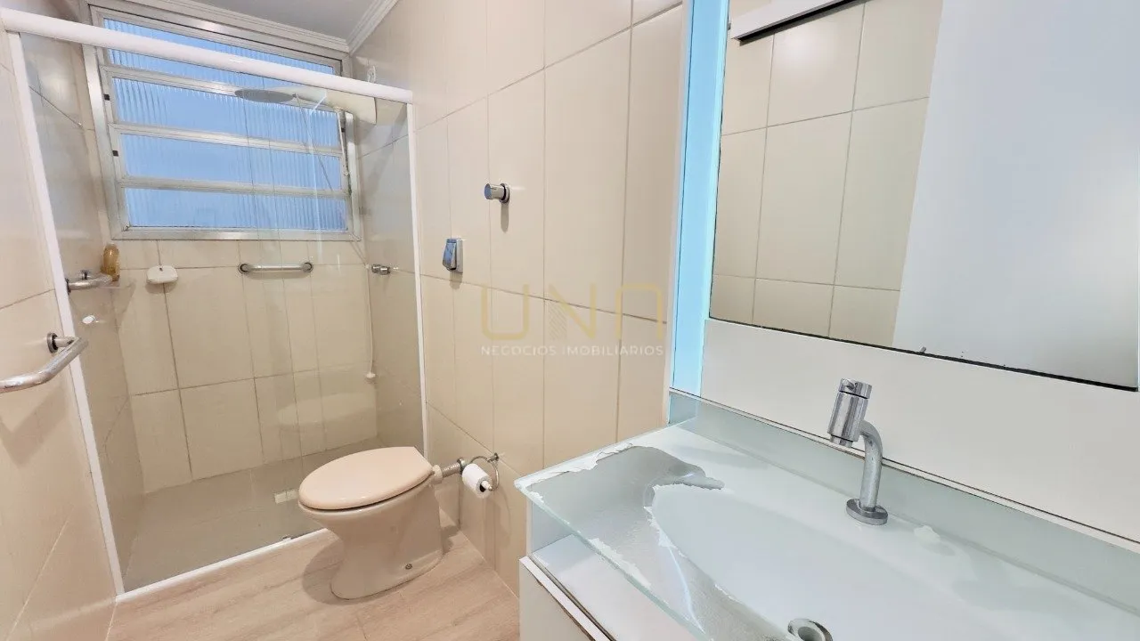 Vestidor y 2 dormitorios: departamento de 77 m² — photo 17