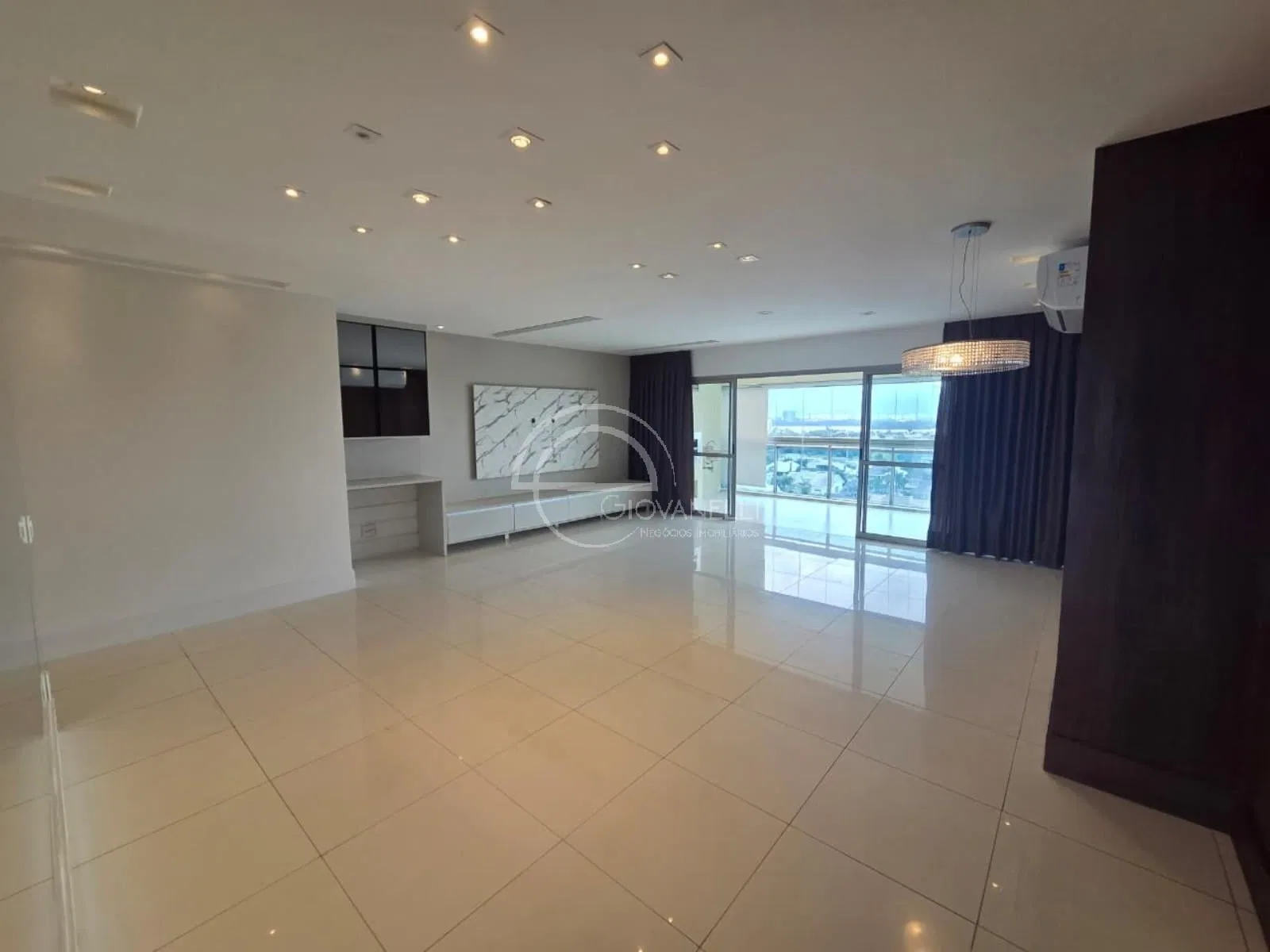 4-bedroom apartment with an enclosed gourmet balcony — photo 23