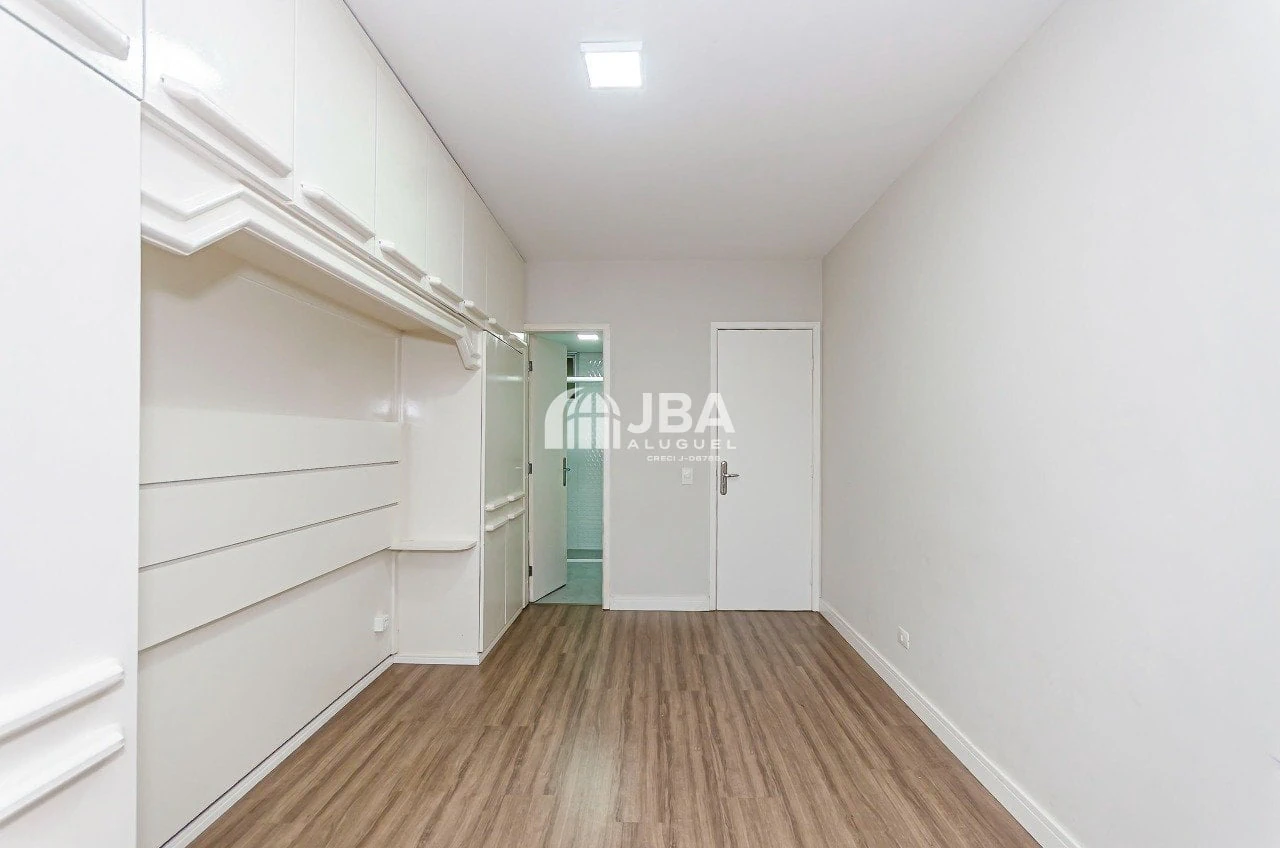 Apartamento de 3 habitaciones con 172 m² y cocina aparte — photo 19