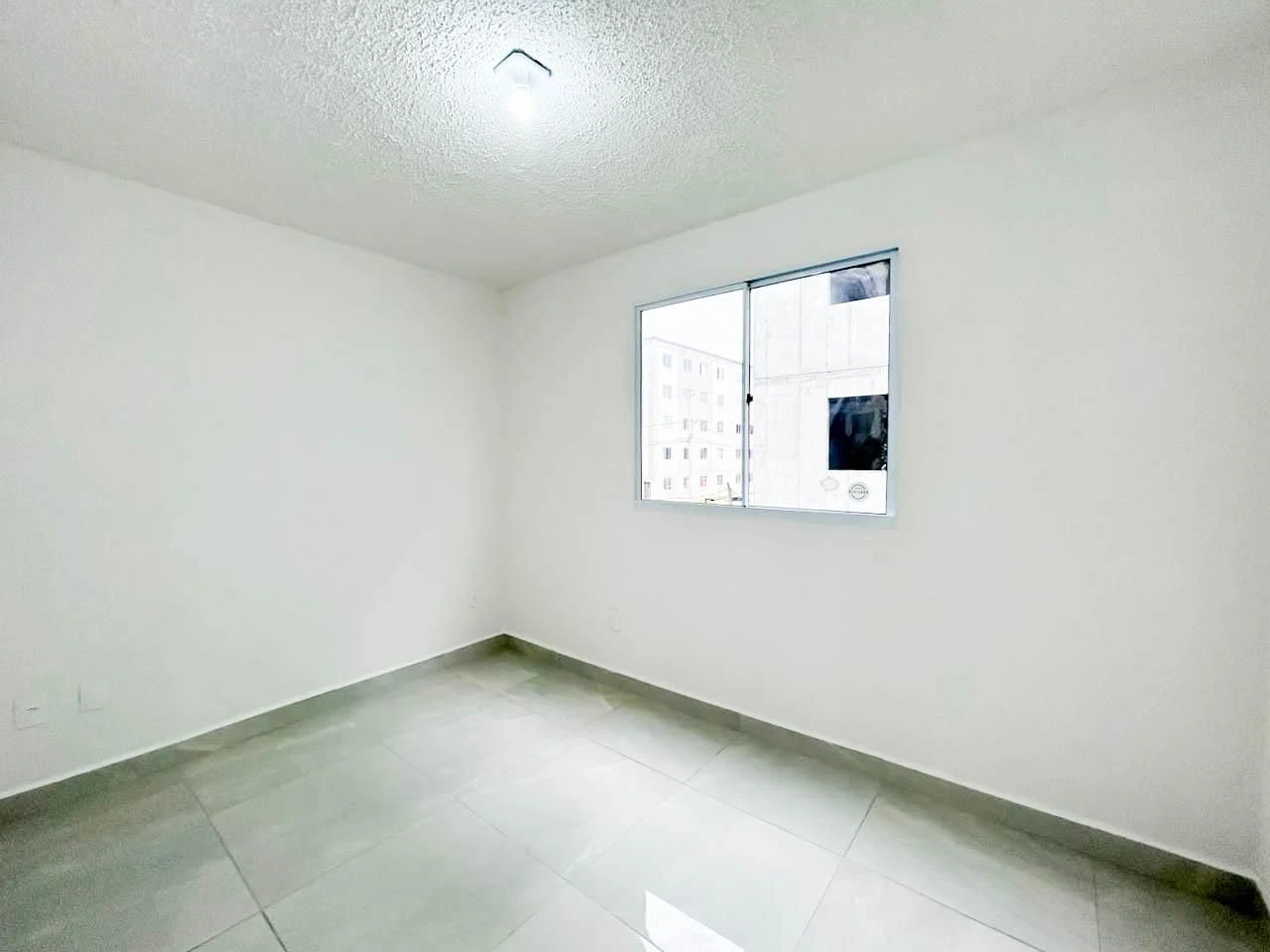 2-bedroom apartment in a building with a gym — photo 27