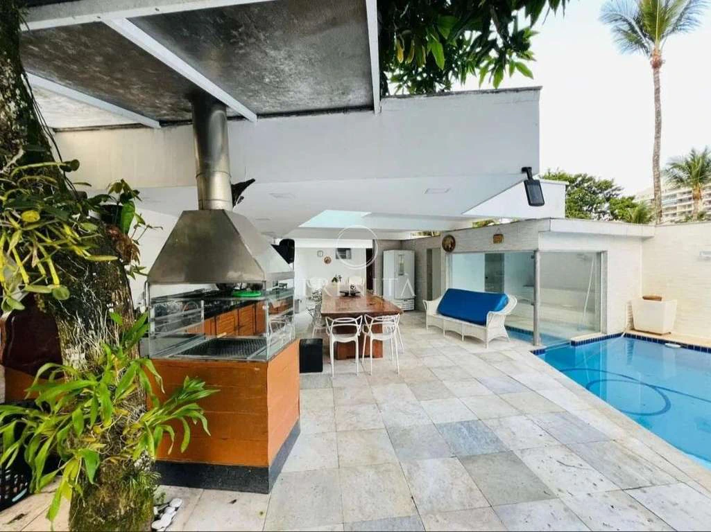 Furnished house with 7 bedrooms and 9 bathrooms — photo 11