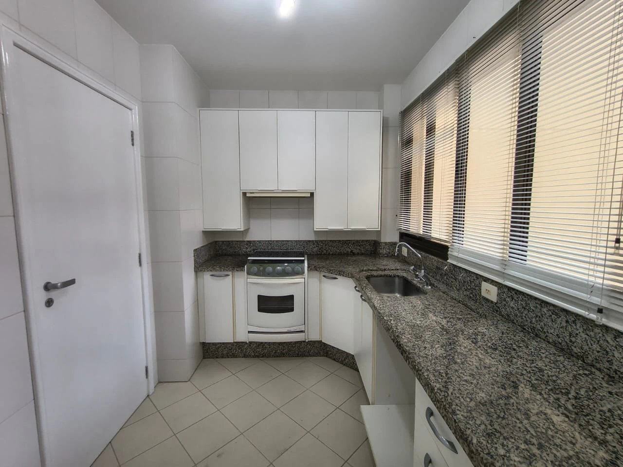Piscina privada y 3 dormitorios: departamento de 109 m² — photo 2