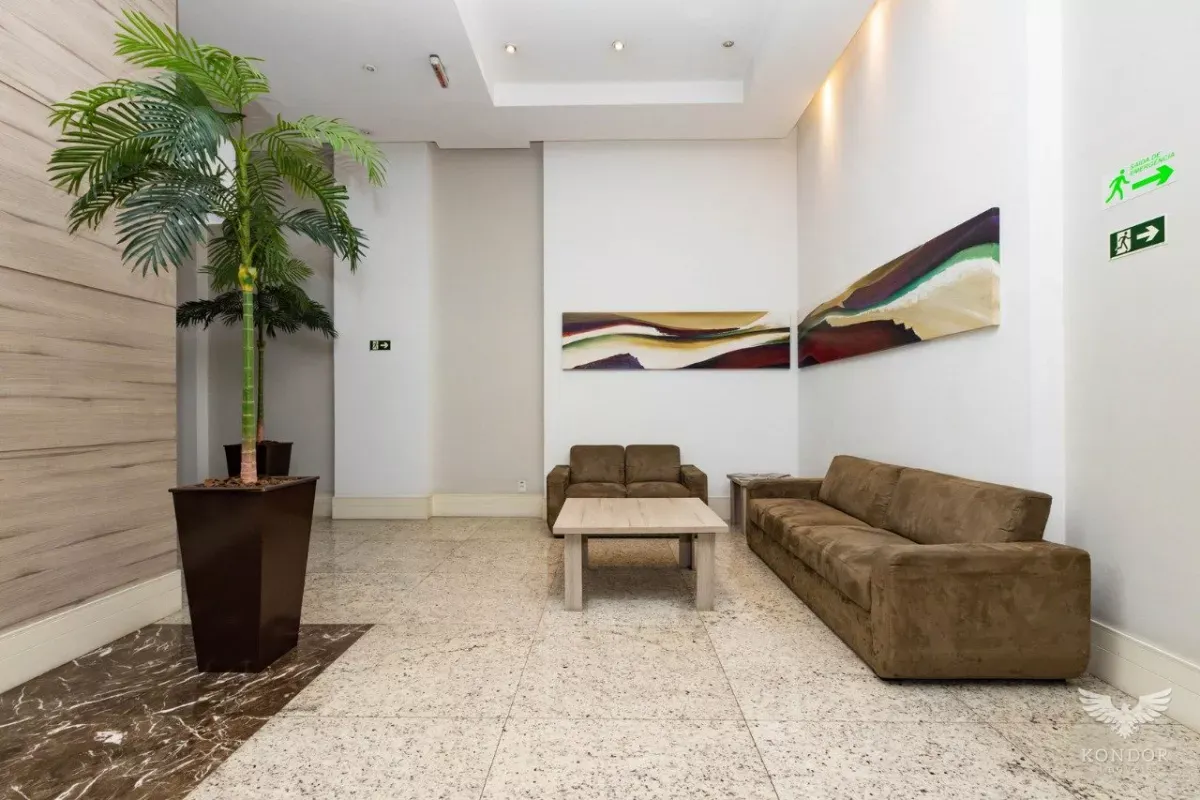 Furnished 2-bedroom apartment with open-plan kitchen — photo 36