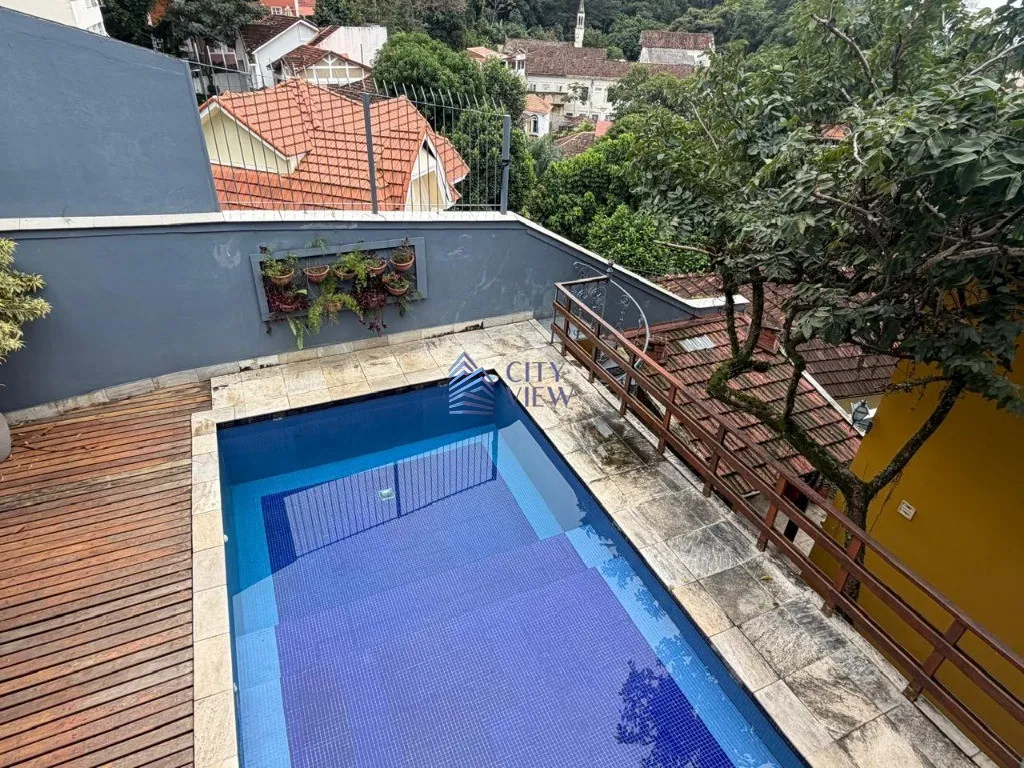 4-bedroom 500 m² house with 5 bathrooms — photo 53