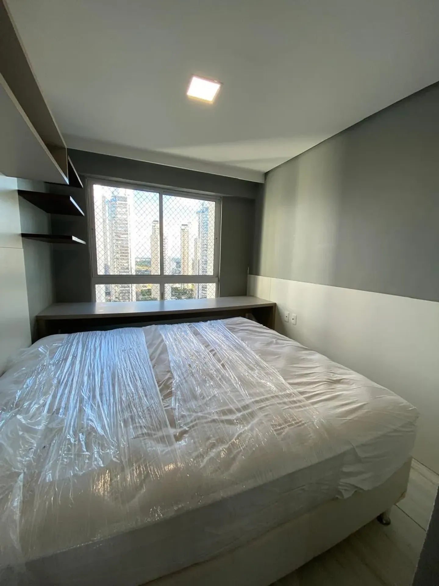 Glass-enclosed balcony in a 3-bedroom apartment, 125 m² — photo 13