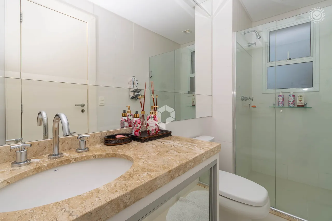 Furnished apartment with 3 en-suite bedrooms and 295 m² — photo 15