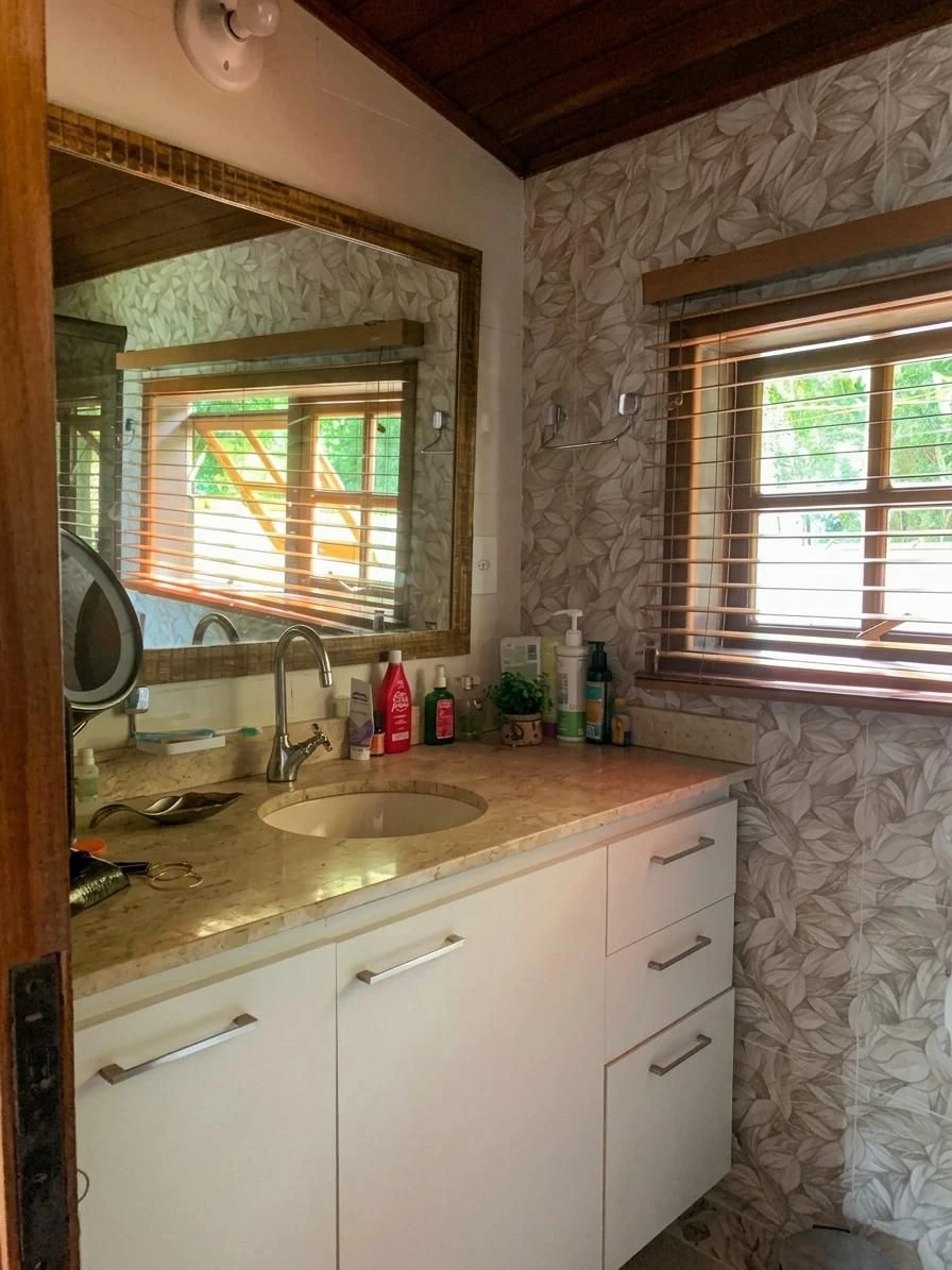 Furnished 1-bedroom house with 2 bathrooms and parking — photo 2
