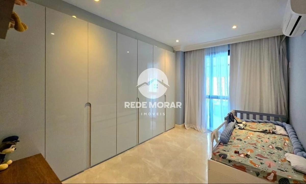 4-bedroom apartment with a water view — photo 11