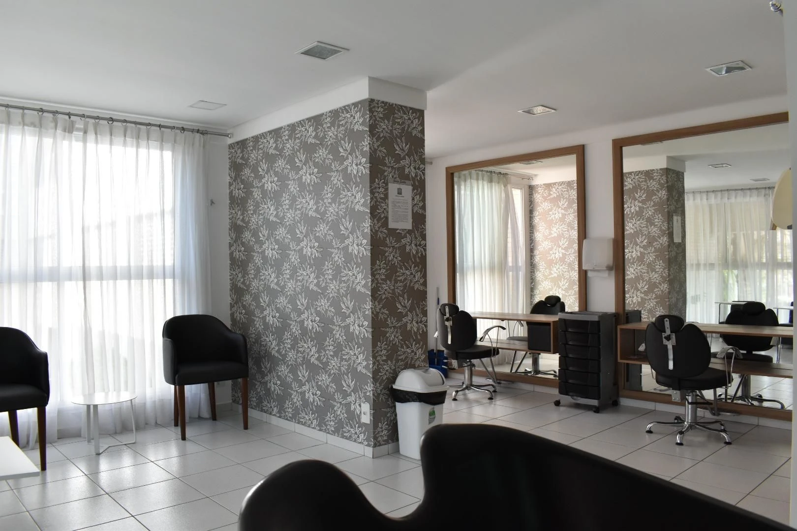 2-bedroom apartment with a home office in Curitiba — photo 17