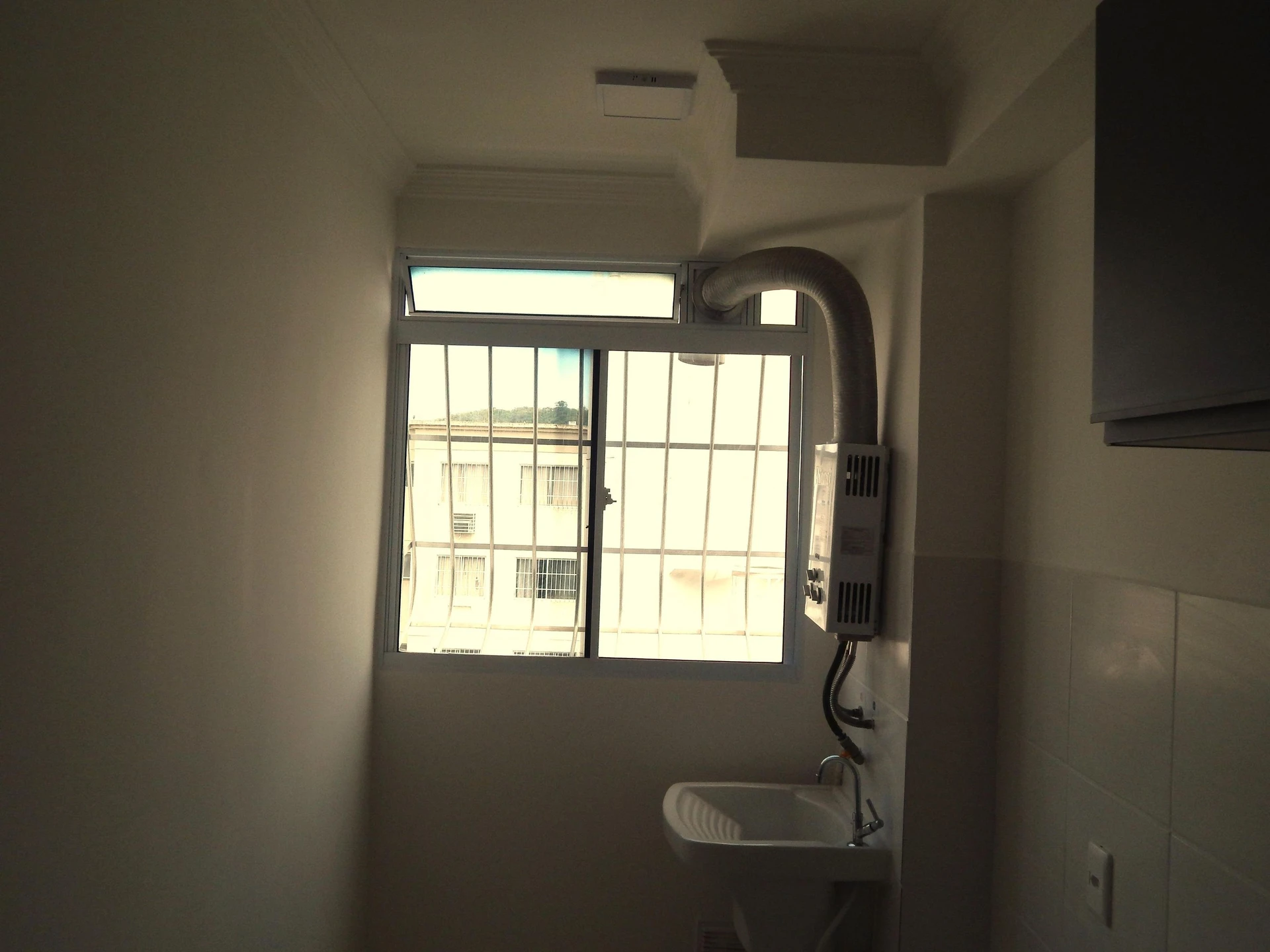 Wood or laminate floors in a 2-bedroom apartment, 41 m² — photo 7