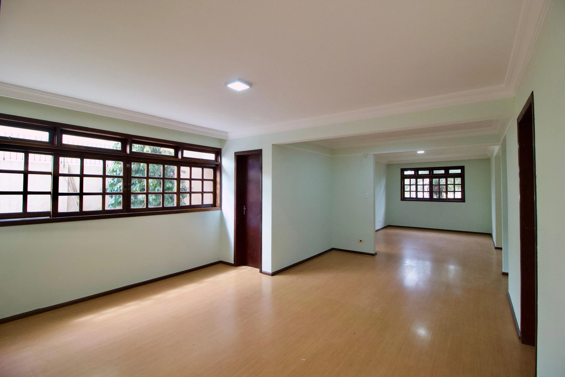 4-bedroom house with a garden in Curitiba — photo 17
