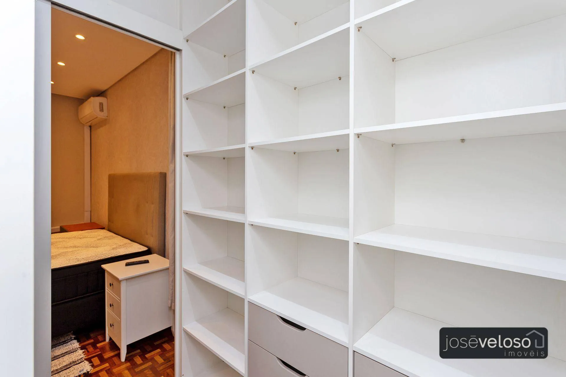 137 m² apartment with 3 bedrooms and air conditioning — photo 31
