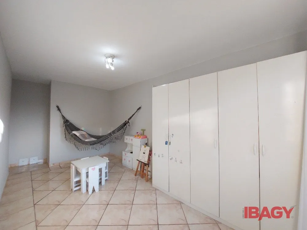 3-bedroom house with a washing machine in Florianópolis — photo 32