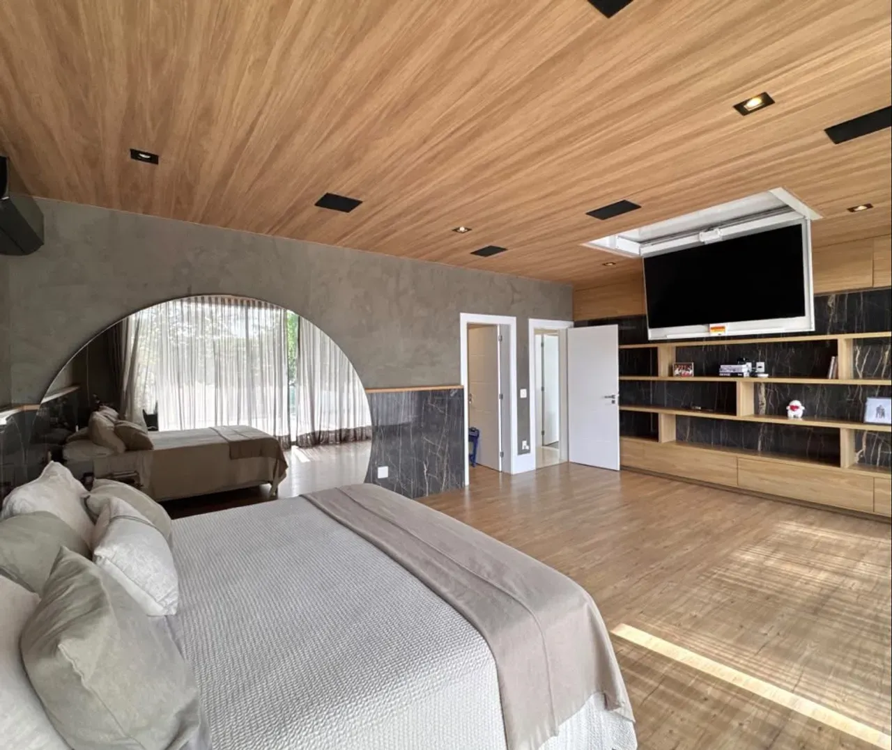 Furnished house, 800 m², with floor-to-ceiling windows — photo 6