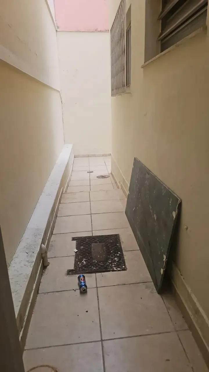 Unfurnished house with 5 bedrooms and 2 bathrooms — photo 17