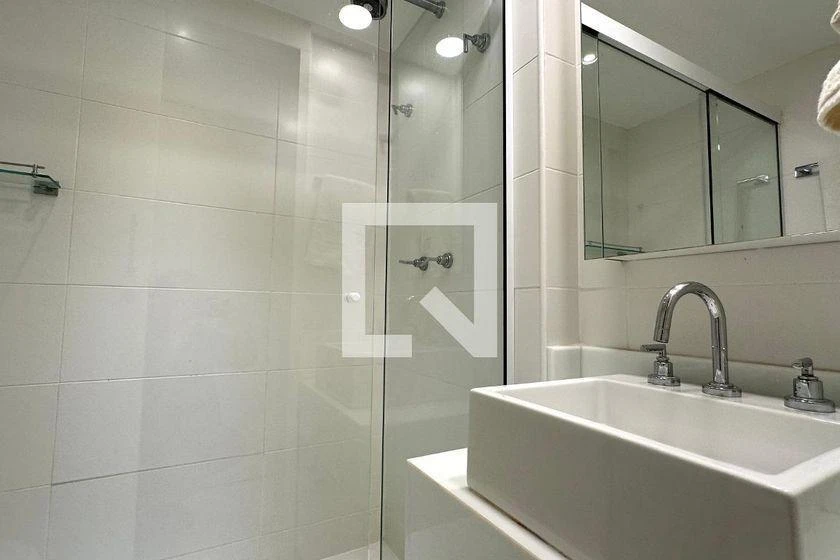 Apartamento mobiliado de 2 quartos em condomínio com piscina — photo 24