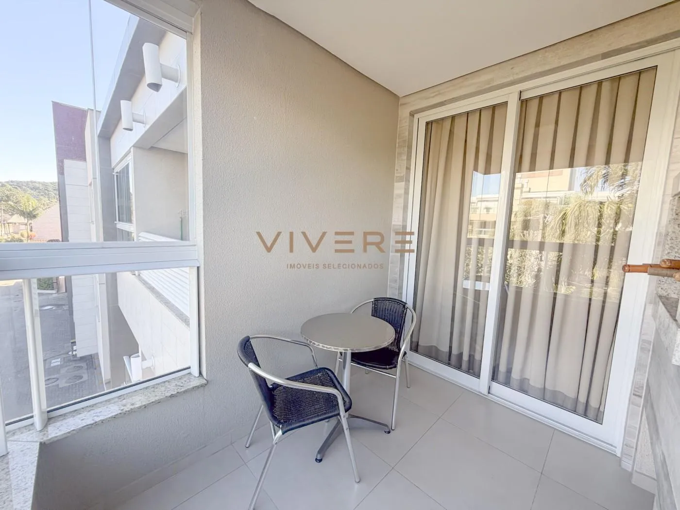Furnished apartment with 2 bedrooms and open-plan kitchen — photo 14