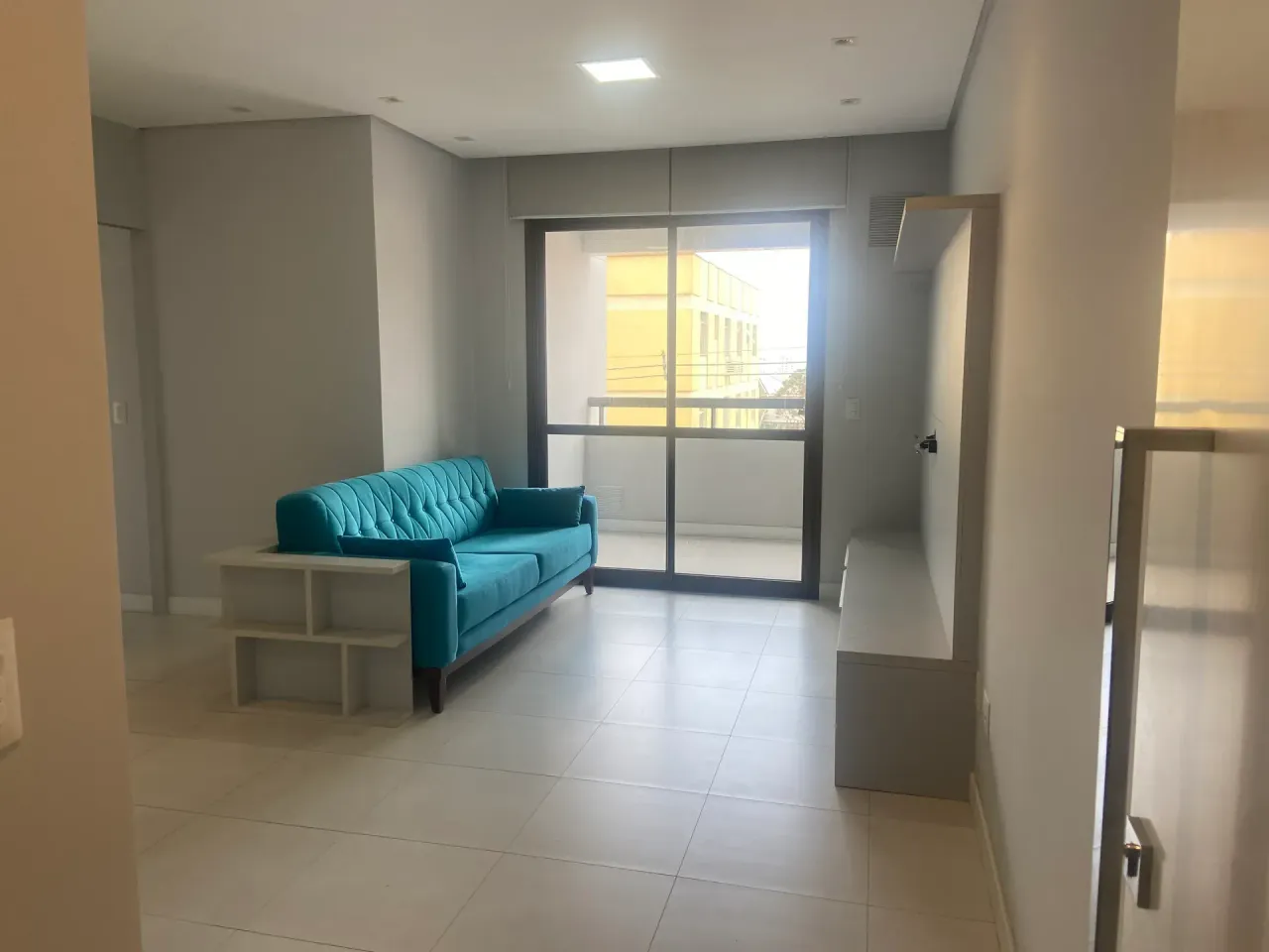 2-bedroom apartment in a building with a gym — photo 4