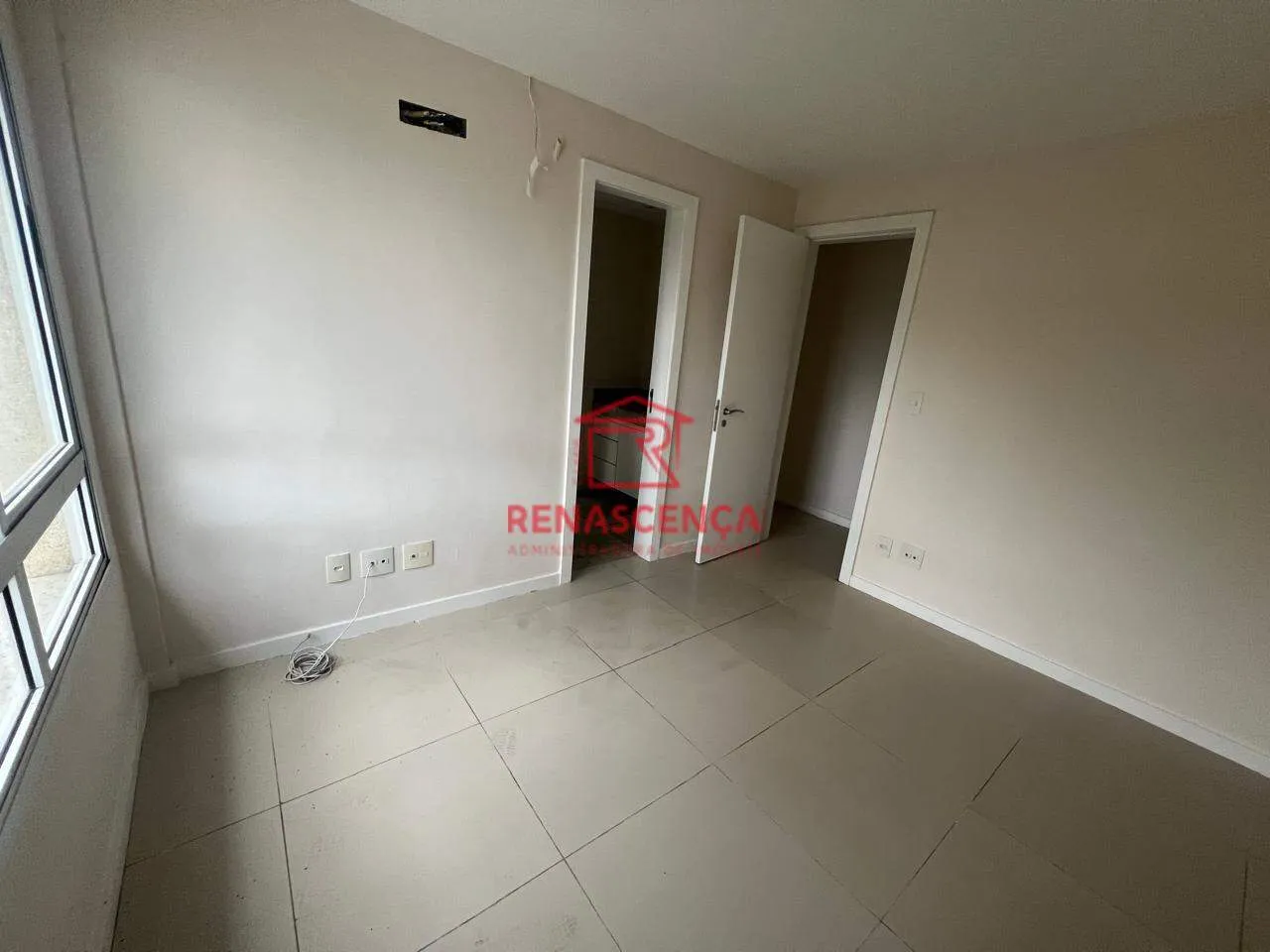 5-bedroom apartment in a building with a gym — photo 14