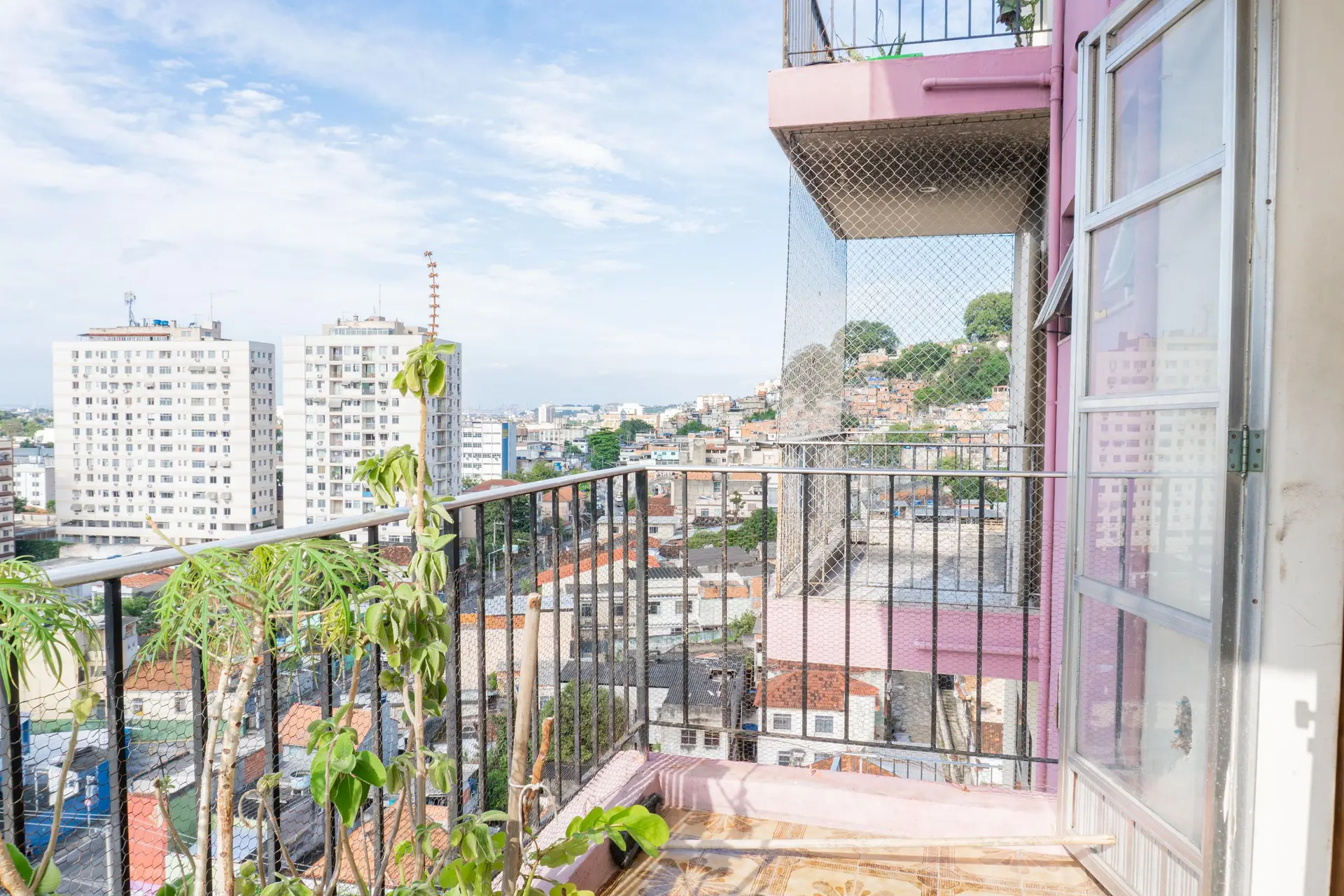 55 m² apartment with a mountain view and a home office — photo 17