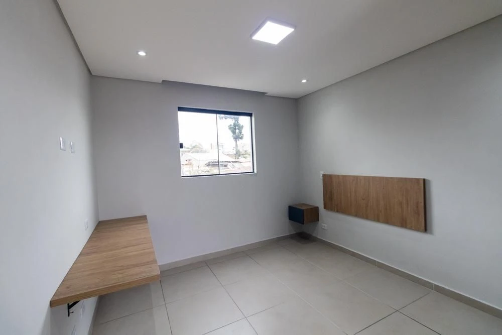 3-bedroom apartment in a building with a pool — photo 10