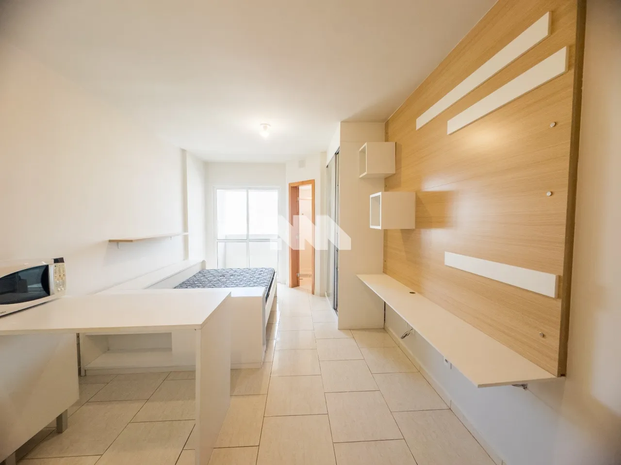 1-bedroom apartment with balcony and open-plan kitchen — photo 14